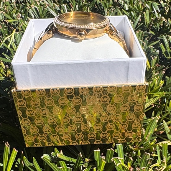Michael Kors Women’s Parker Gold-Tone Watch MK5784 - Picture 7 of 12